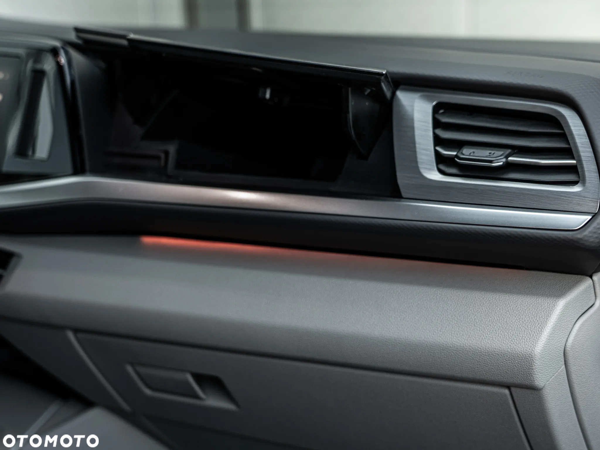Volkswagen Multivan 2.0 TSI L2 Edition DSG - 22