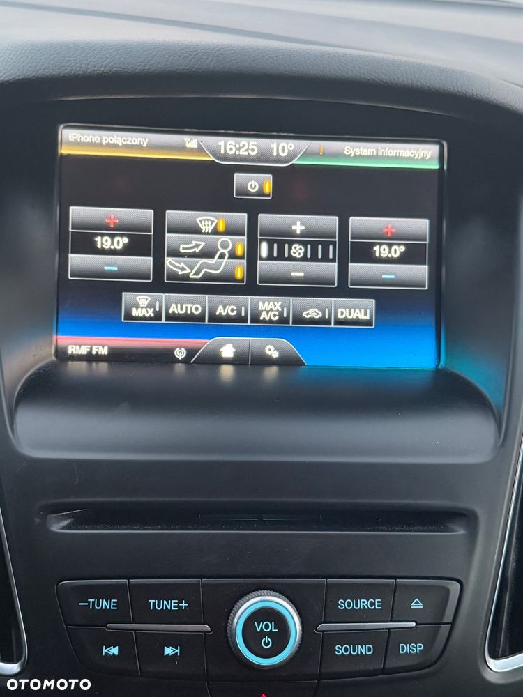 Ford Focus 1.0 EcoBoost Titanium - 27