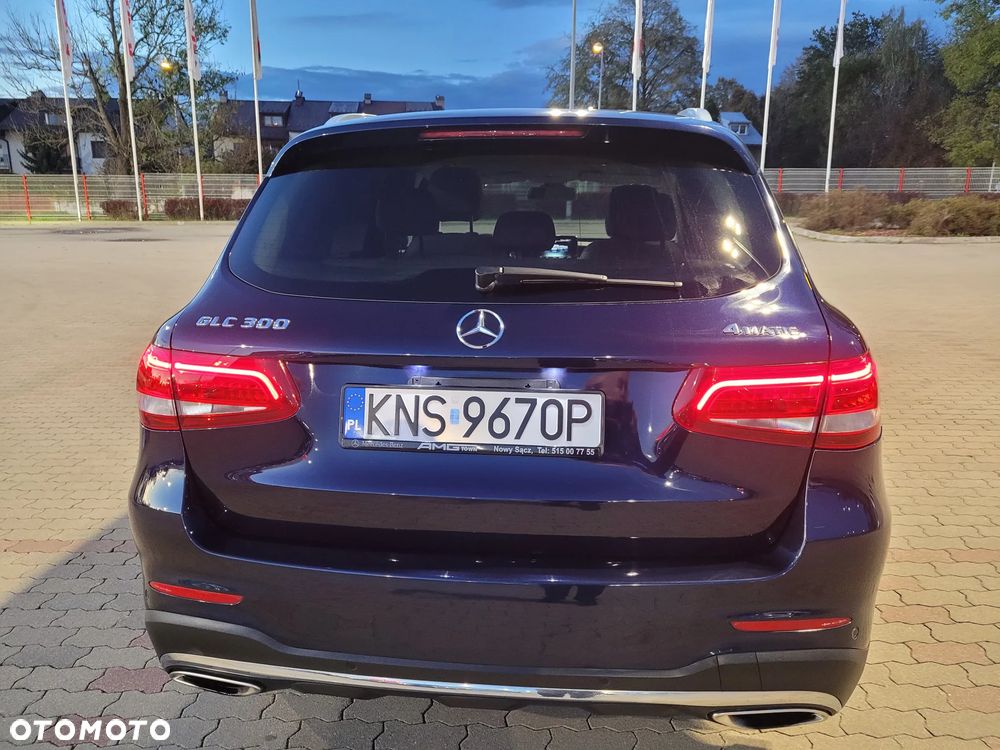 Mercedes-Benz GLC 300 4-Matic - 4
