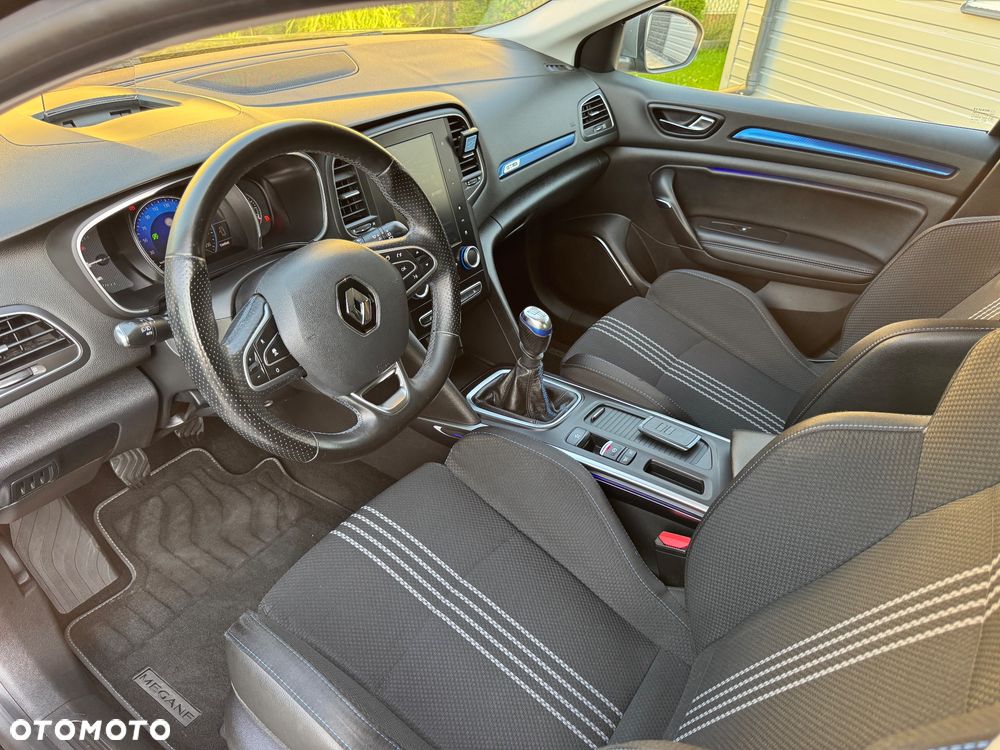 Renault Megane ENERGY TCe 130 GT LINE - 24