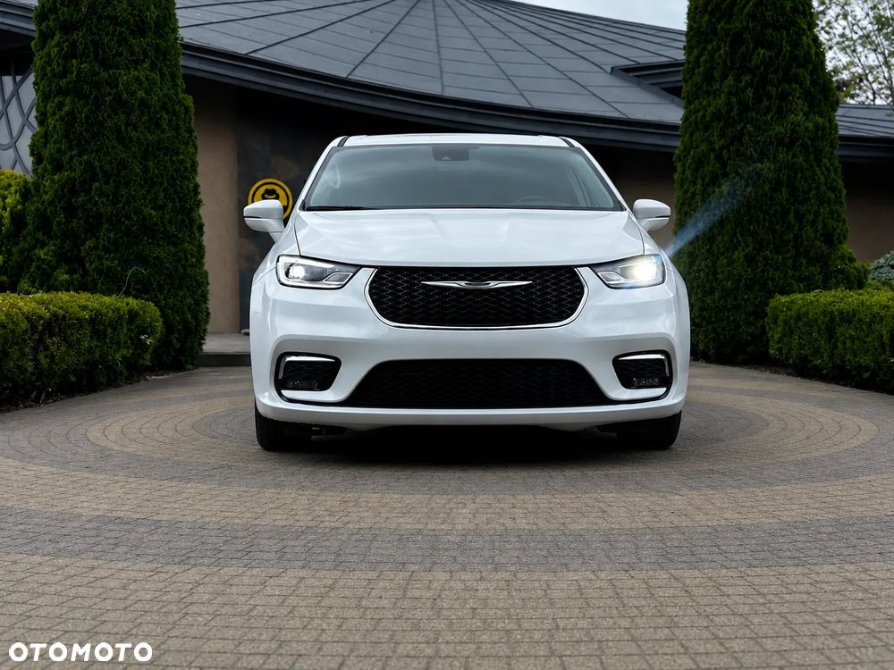 Chrysler Pacifica - 3