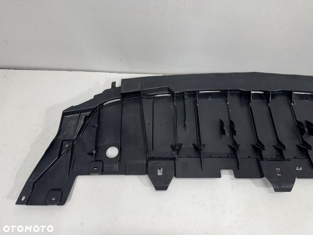 Osłona Płyta pod zderzak  Mercedes gla 156 a1568850036 - 2