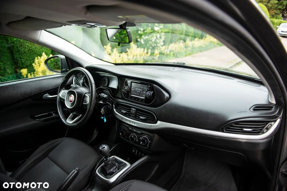 Fiat Tipo 1.4 T-Jet 16v Easy - 35