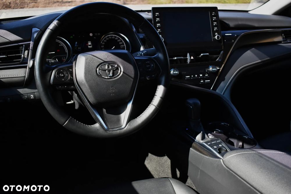 Toyota Camry 2.5 Hybrid Comfort CVT - 28