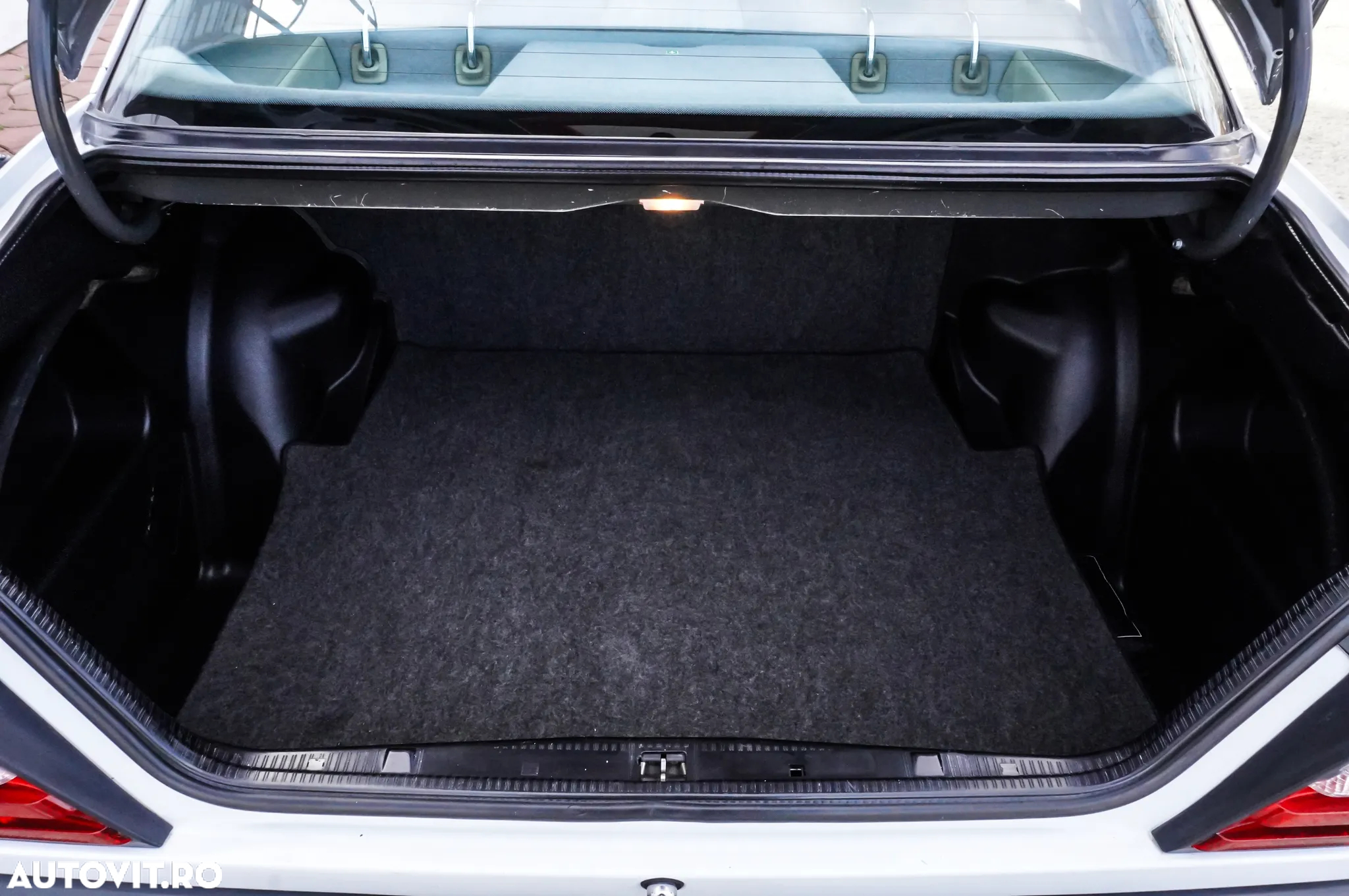 Mercedes-Benz E - 31