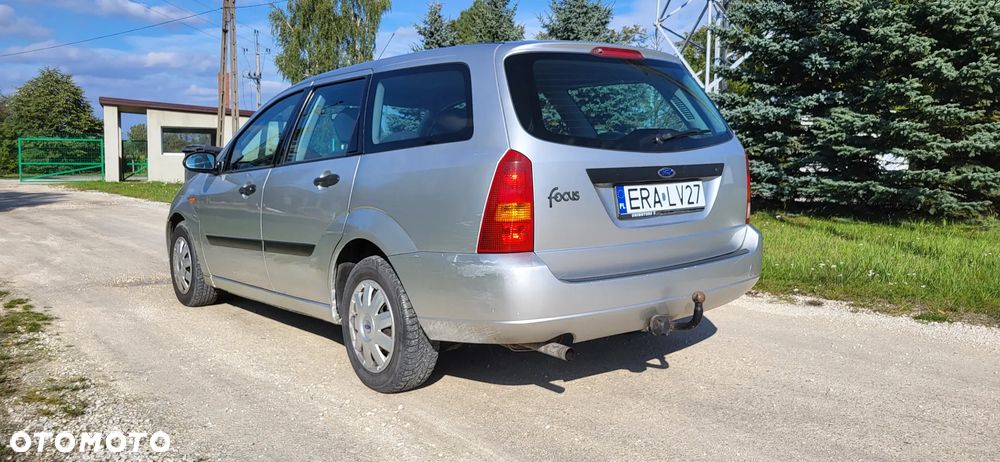 Ford Focus 1.4 Trend - 9