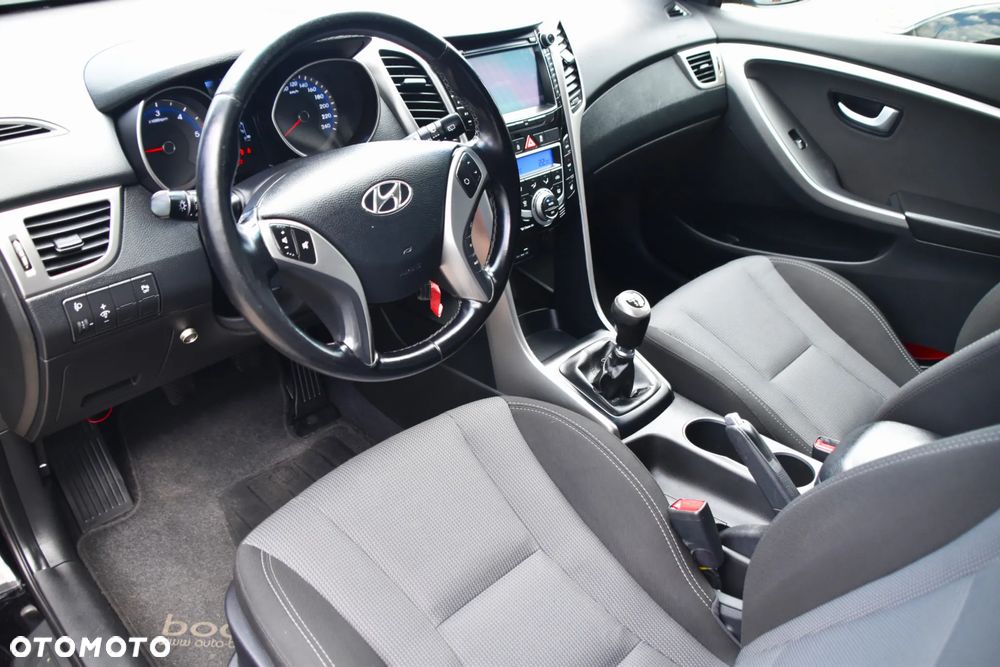 Hyundai i30 blue 1.6 CRDi Trend - 6