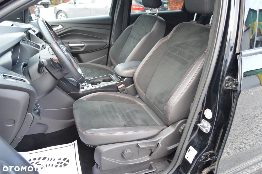 Ford Kuga 2.0 TDCi 4x4 ST-Line - 29