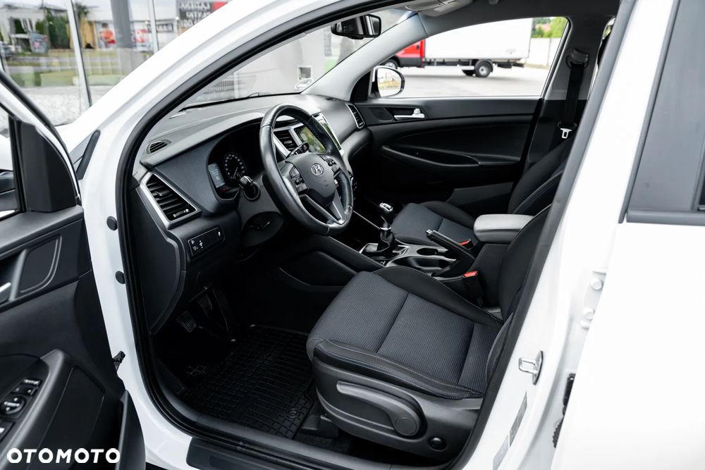 Hyundai Tucson 1.7 CRDI BlueDrive Style 2WD - 18