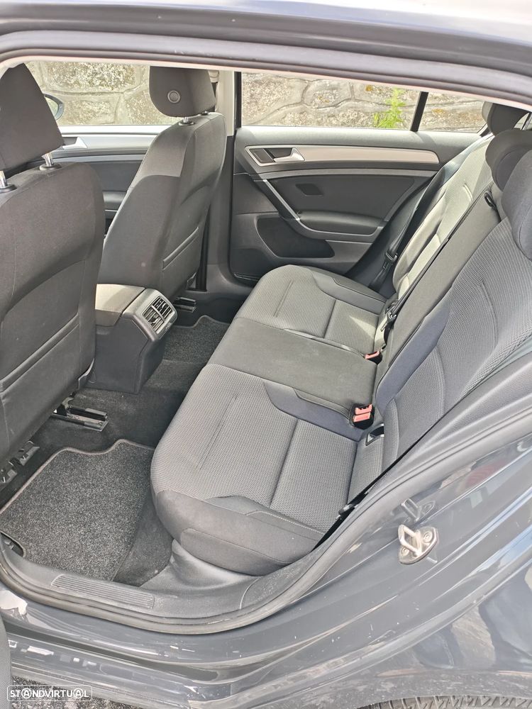 VW Golf 1.6 TDi BlueMotion Confortline - 9