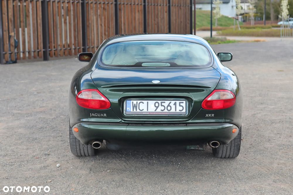 Jaguar XK XKR Coupe - 17