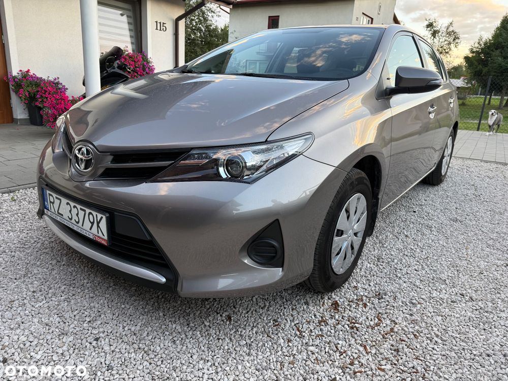 Toyota Auris - 1