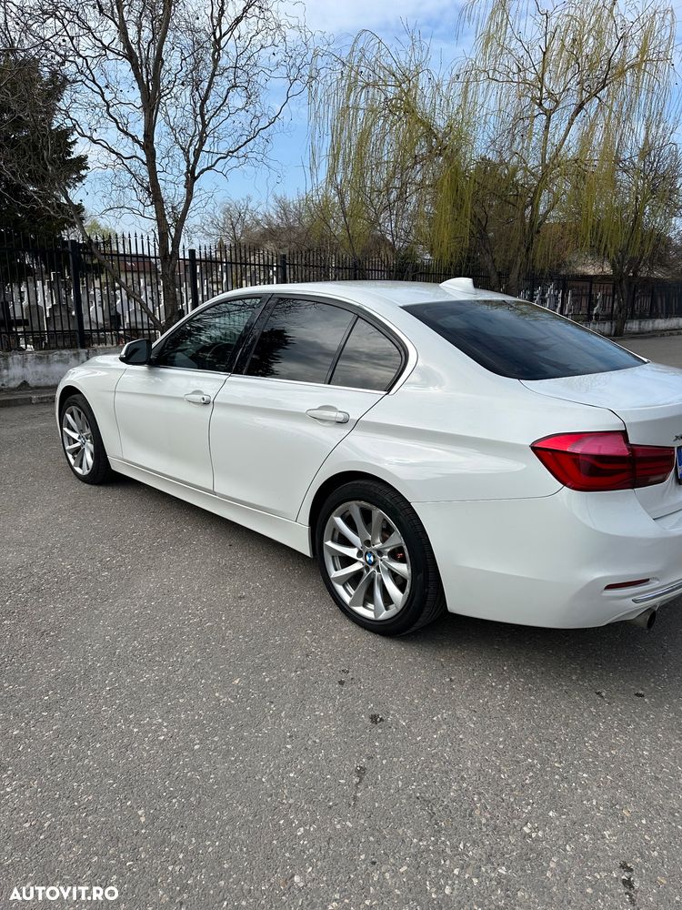 BMW Seria 3 320i xDrive AT - 10