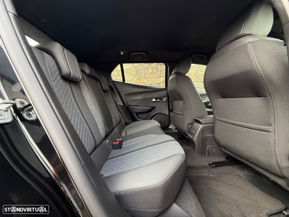 Peugeot 2008 1.2 PureTech Allure - 8