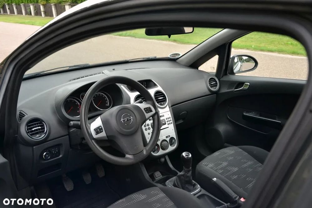 Opel Corsa 1.2 16V Edition / Active - 15