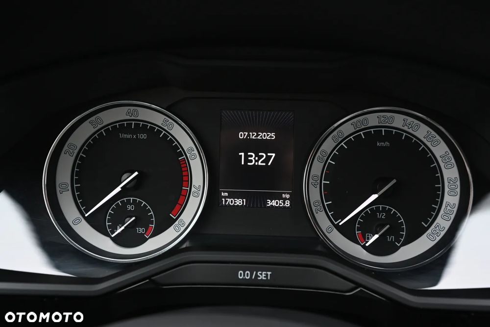 Skoda Superb 2.0 TSI 4x4 L&K DSG - 9