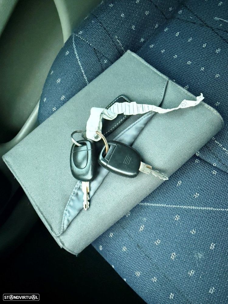 Renault Clio 1.5 dCi Dynamique Luxe - 37