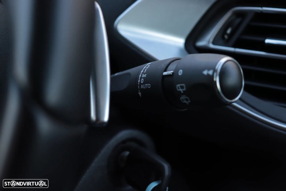 Peugeot 308 1.2 PureTech Allure Pack EAT8 - 26