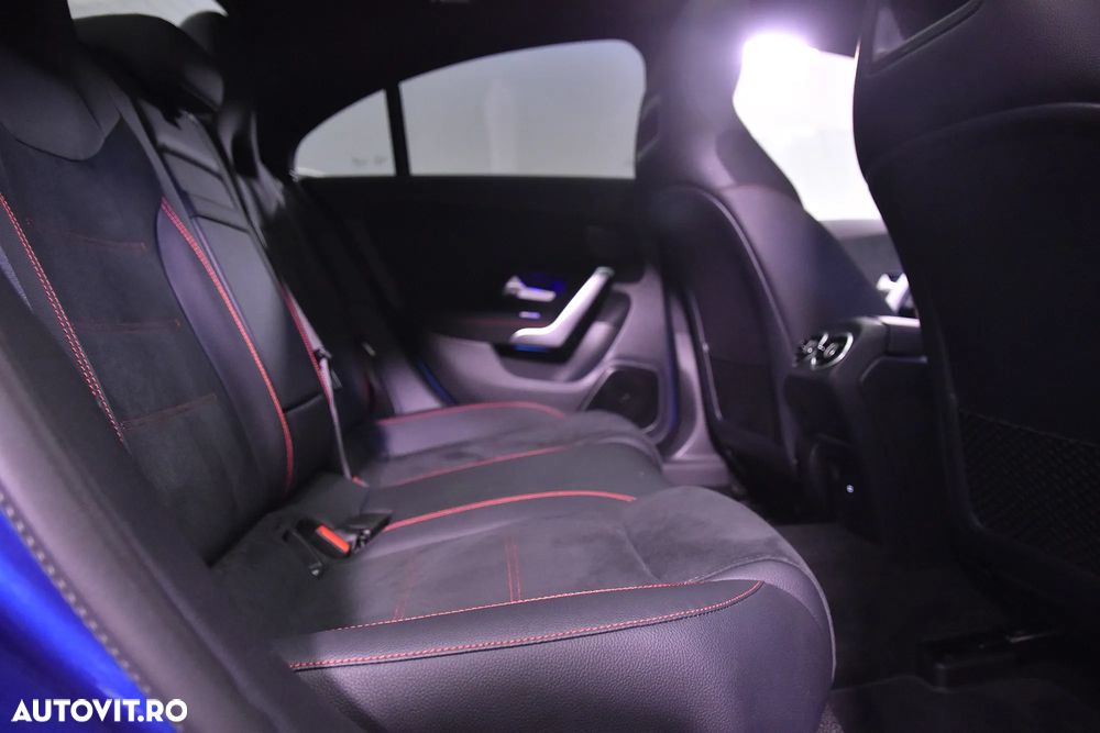 Mercedes-Benz CLA 220 4Matic 7G-DCT AMG Line - 13