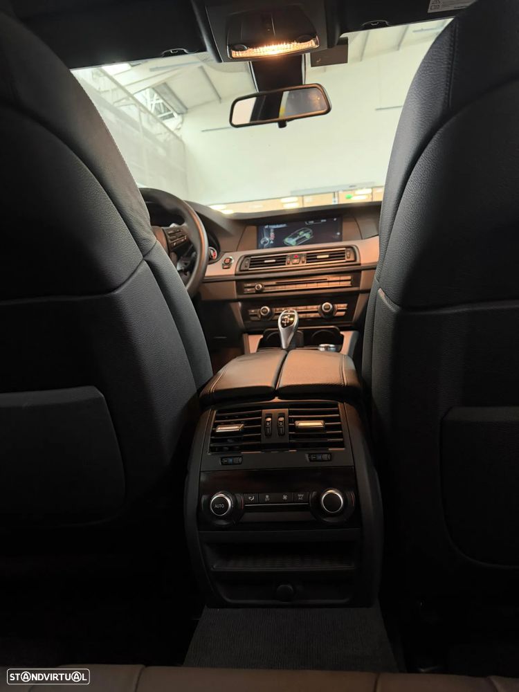 BMW M550d xDrive Auto - 12