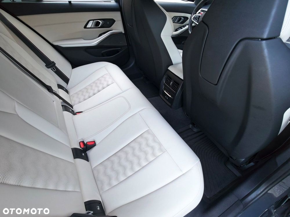BMW M3 Competition xDrive sport - 12
