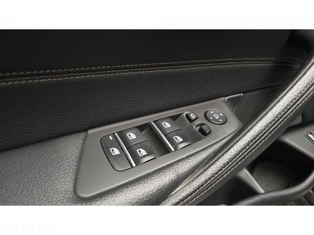 BMW Seria 5 530d xDrive mHEV M Sport sport - 29