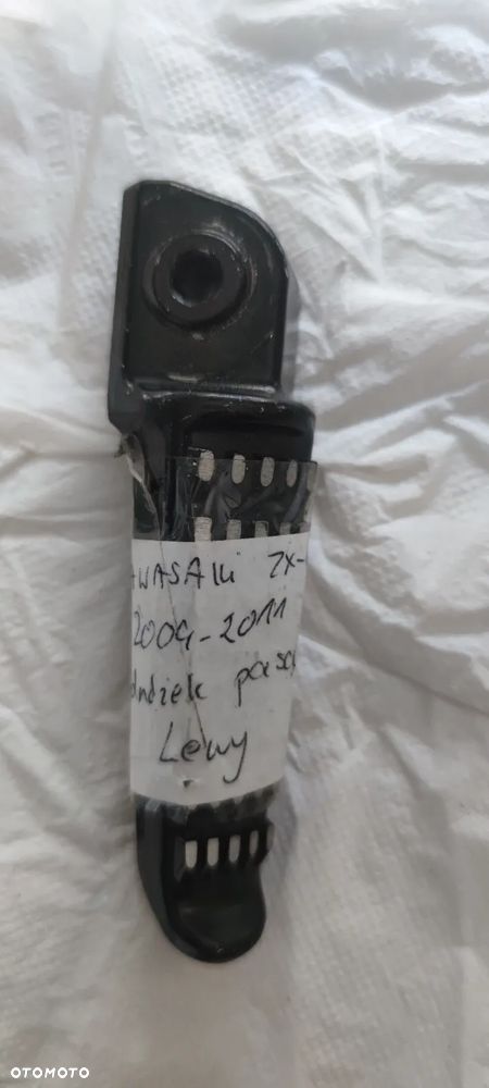 * KAWASAKI ZX-6R 09-11 Podnóżek pasażera lewy - 1
