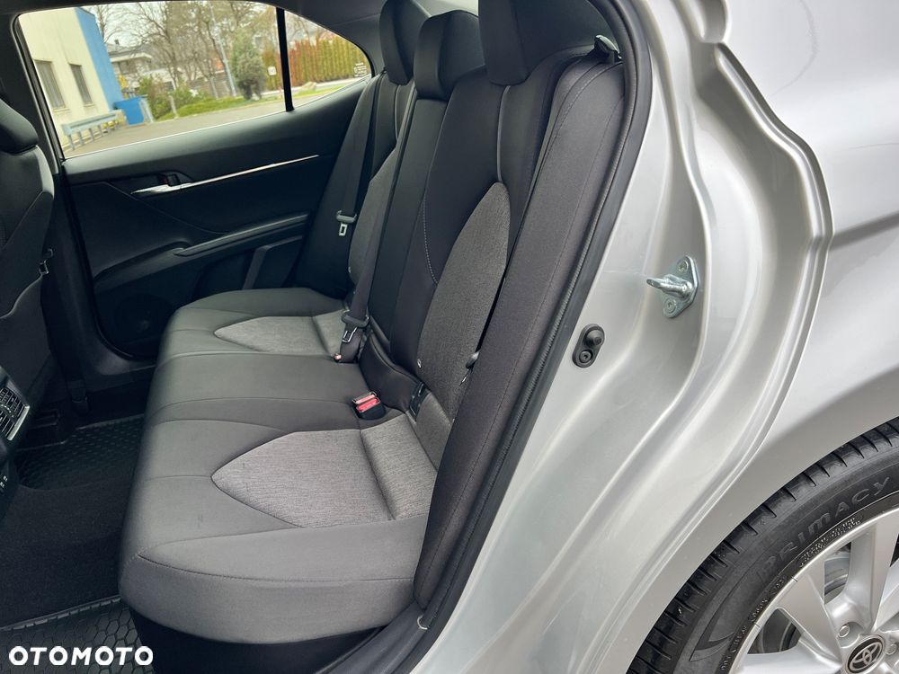 Toyota Camry 2.5 Hybrid Comfort CVT - 18