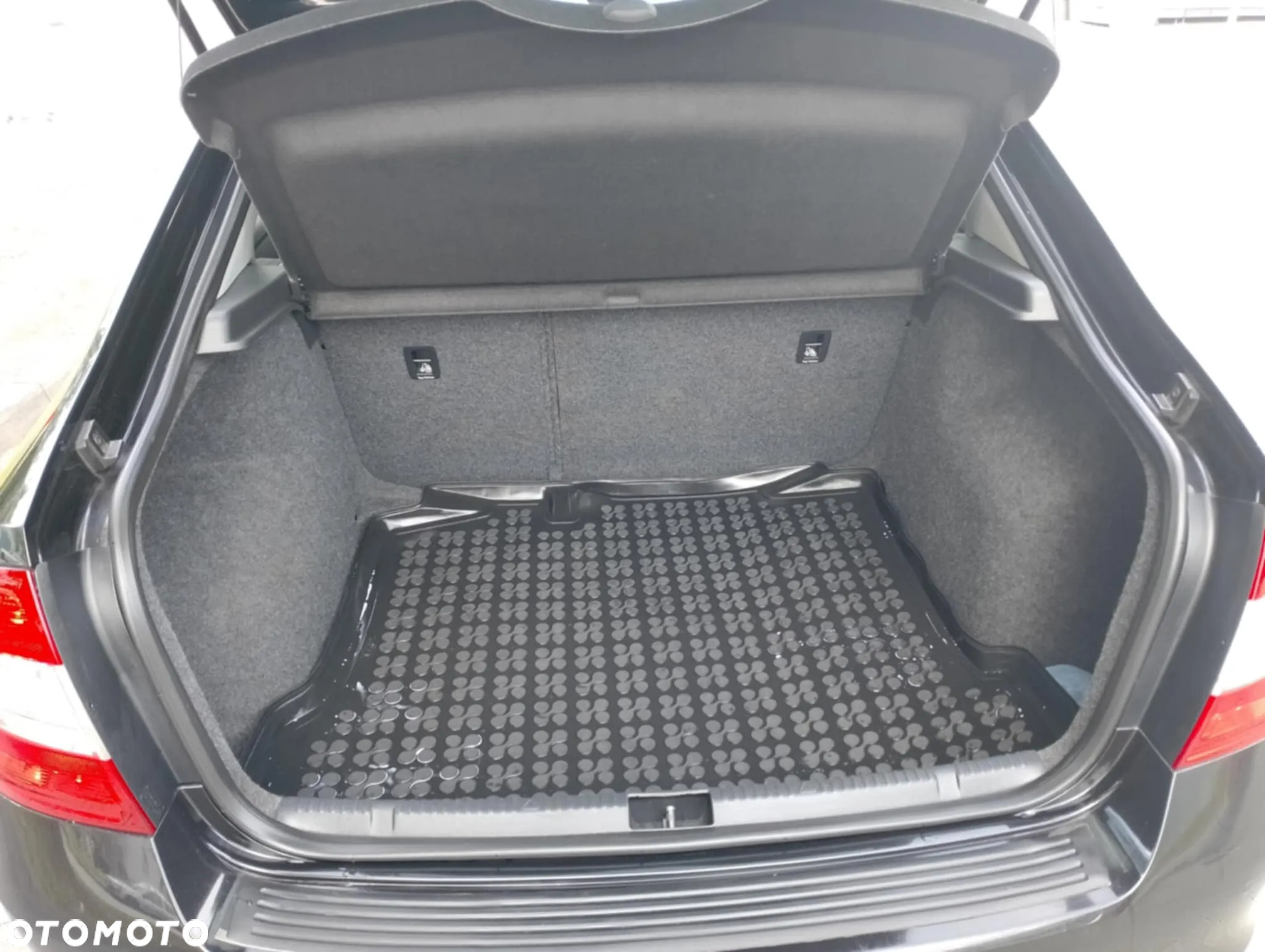 Skoda RAPID 1.2 Active - 5