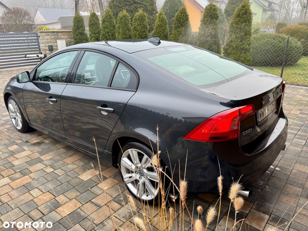 Volvo S60 2.0T Momentum - 4