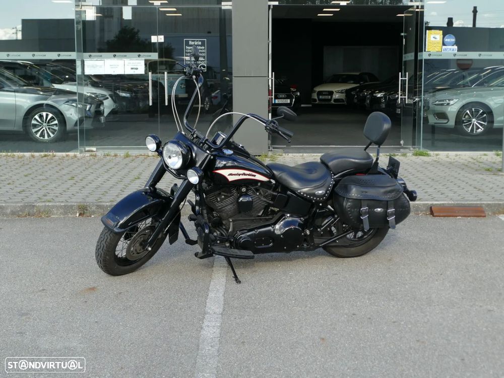 Harley-Davidson FLST - 1