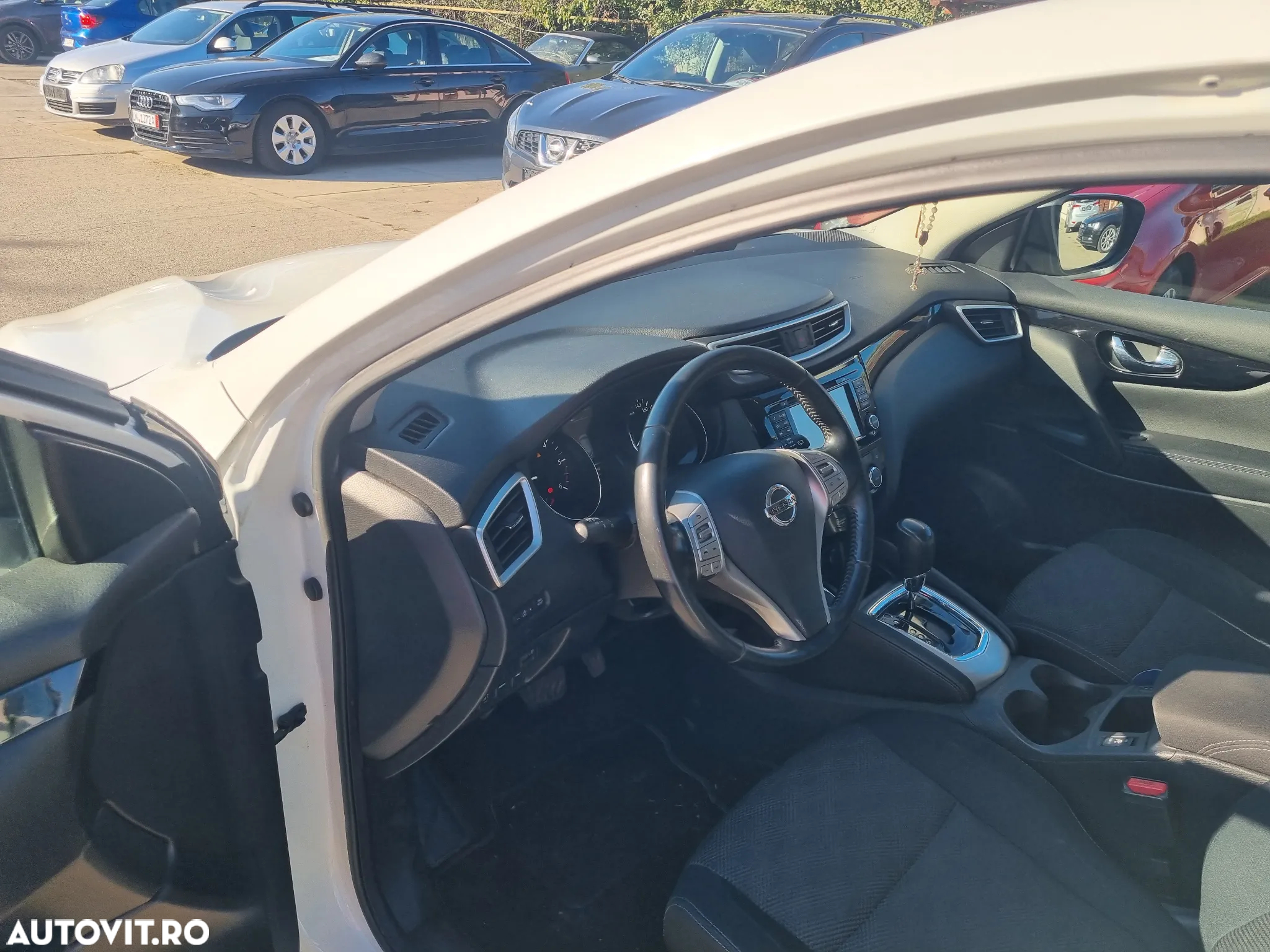 Nissan Qashqai 1.6 DCI Xtronic TEKNA - 11