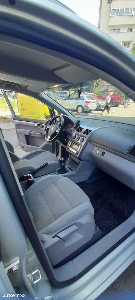 Volkswagen Touran 2.0 TDI Trendline - 4