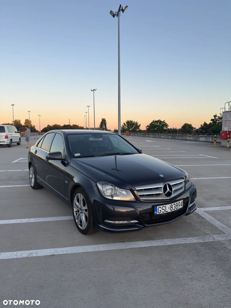Mercedes-Benz Klasa C 200 (BlueEFFICIENCY) 7G-TRONIC Avantgarde - 2
