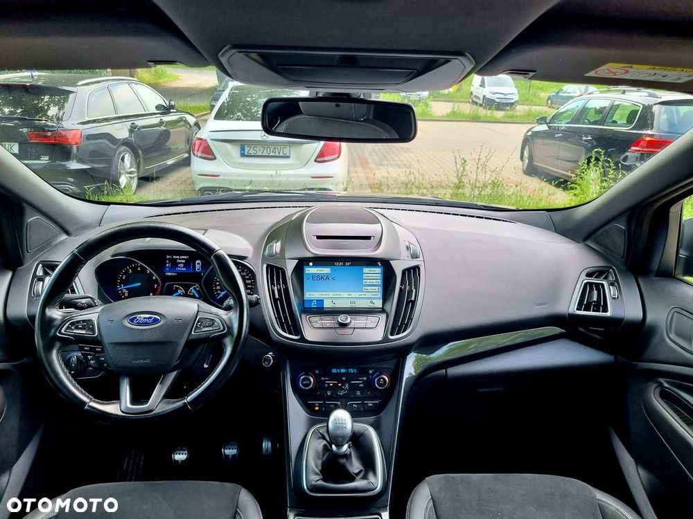Ford Kuga 1.5 EcoBoost 2x4 ST-Line - 16