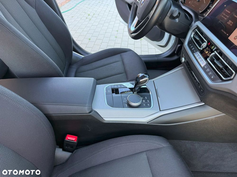 BMW Seria 3 318i Advantage - 11