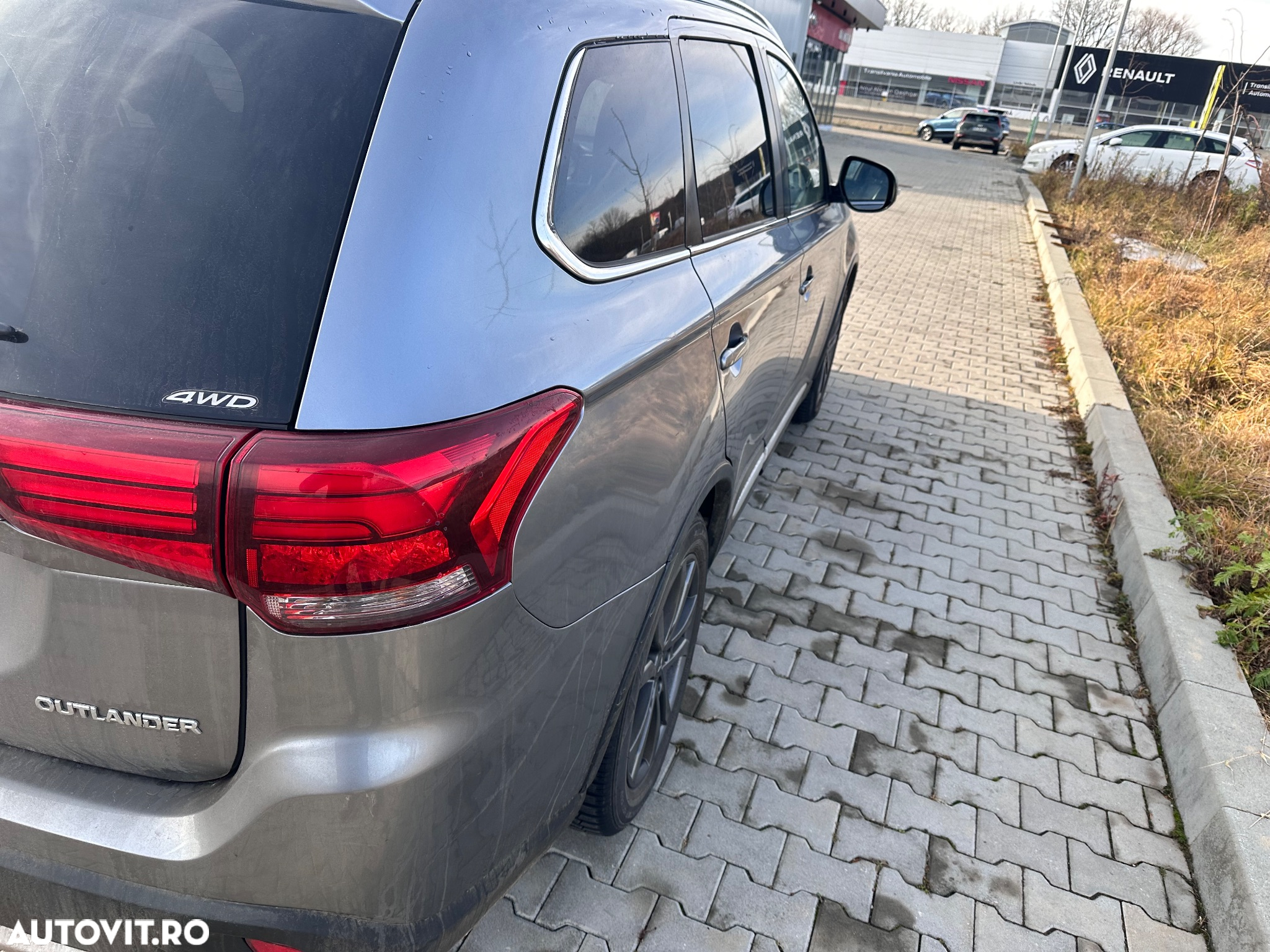 Mitsubishi Outlander 2.2 DI-D AWD A/T Instyle S62 - 9