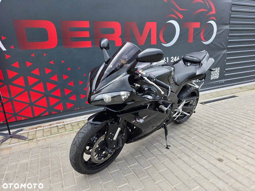 Yamaha R1 - 4