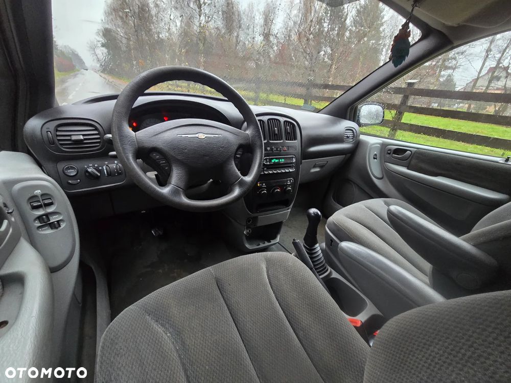 Chrysler Voyager 2.4 SE - 7