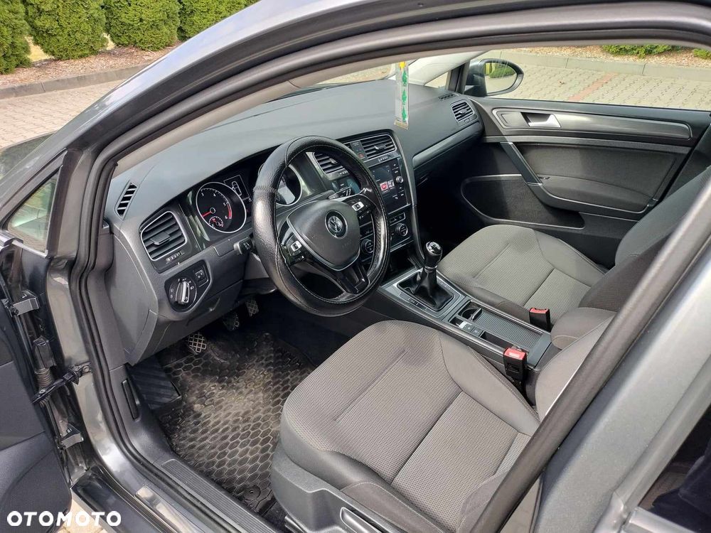 Volkswagen Golf - 11