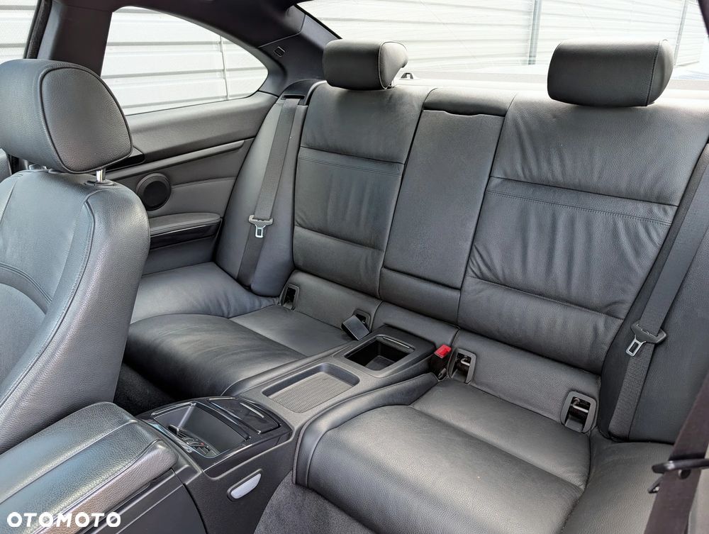 BMW Seria 3 325i M Sport Edition - 8