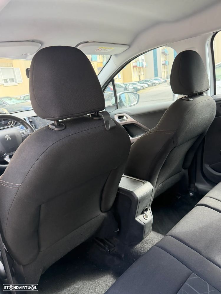 Peugeot 2008 1.6 BlueHDi Allure - 8