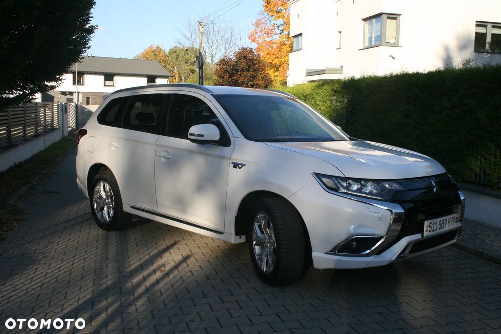 Mitsubishi Outlander - 12