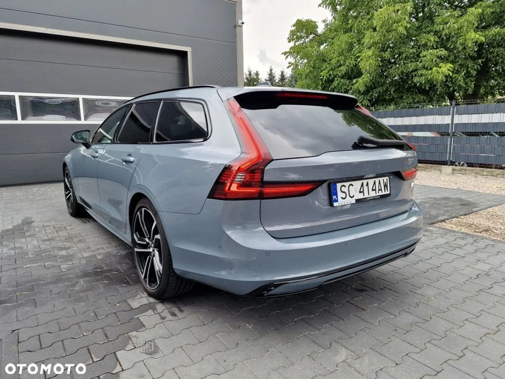 Volvo V90 T8 AWD Plug-In Hybrid R-Design - 11