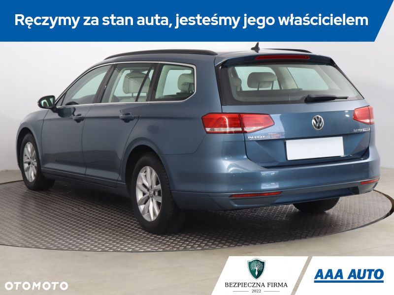 Volkswagen Passat - 5