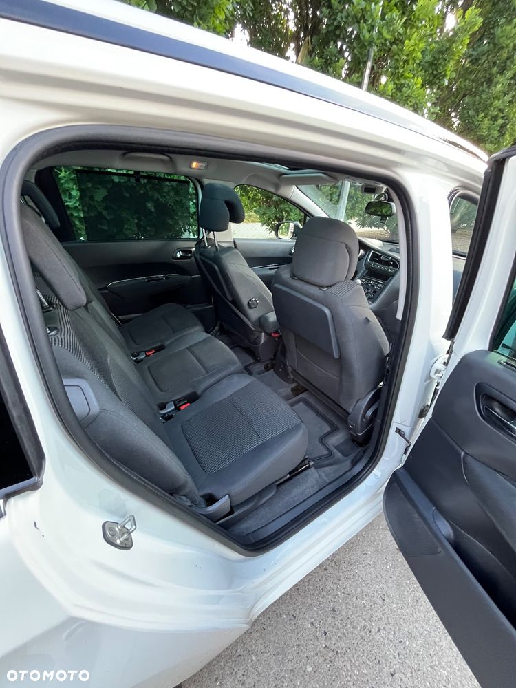 Peugeot 5008 HDI 115 Allure - 10