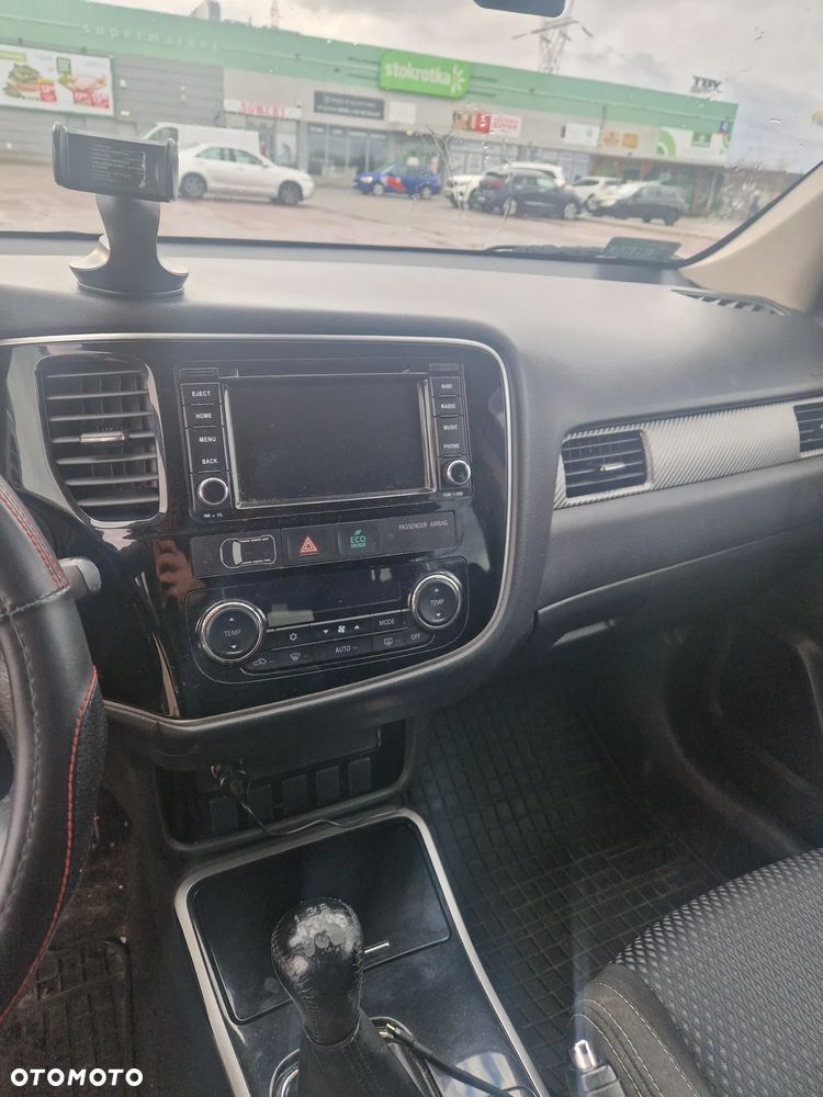 Mitsubishi Outlander 2.0 Intense + 2WD - 10