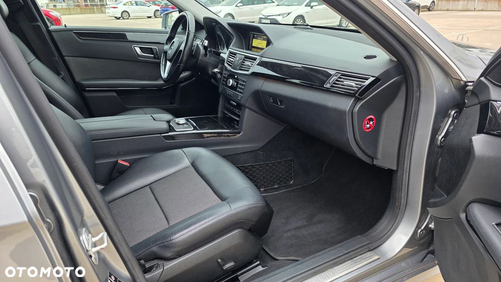 Mercedes-Benz Klasa E 200 CGI BlueEFFICIENCY 7G-TRONIC Avantgarde - 17