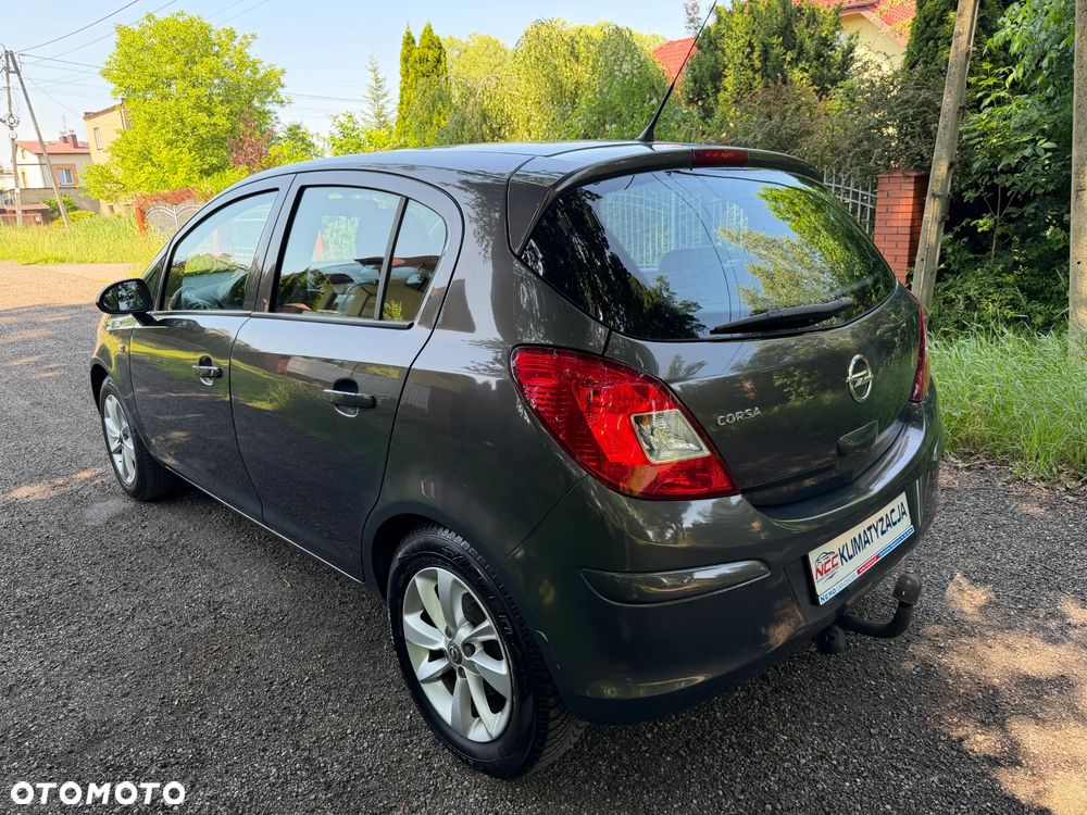Opel Corsa 1.2 16V Cosmo - 12