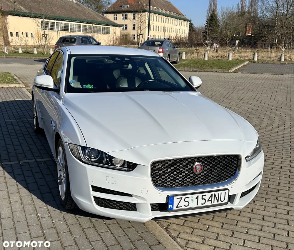 Jaguar XE 2.0 D Portfolio - 2
